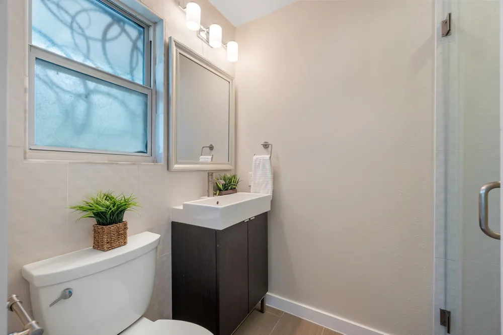 2611 East Side Drive Austin, TX 78704