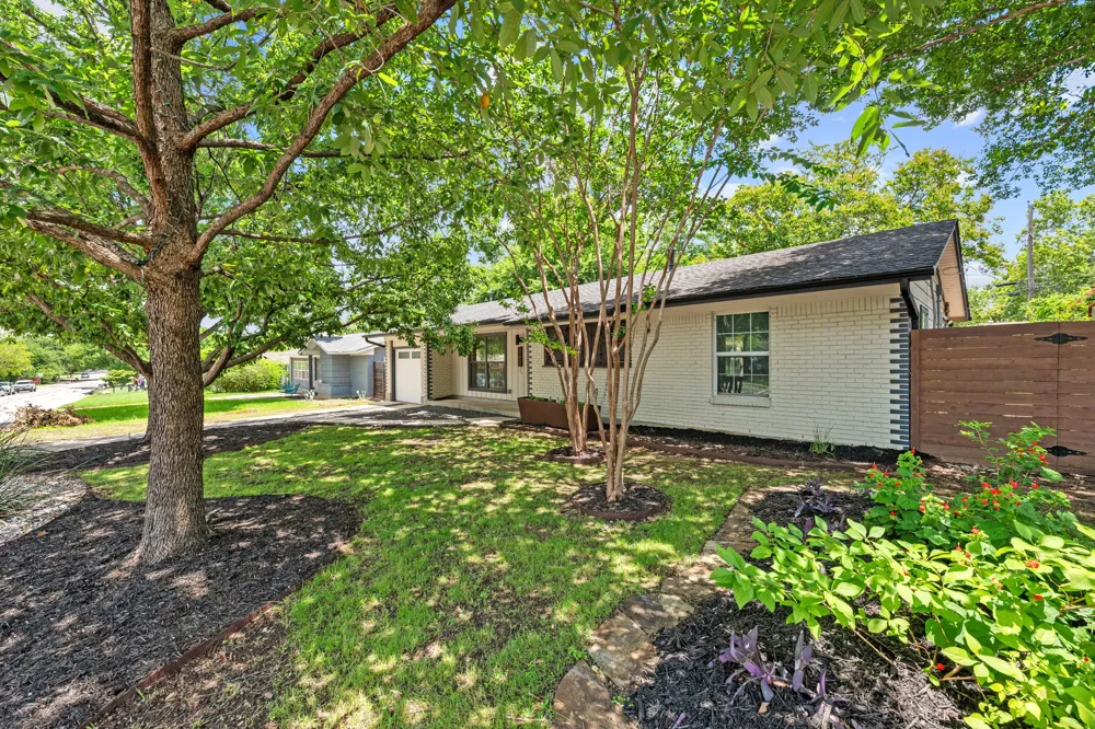 2611 East Side Drive Austin, TX 78704