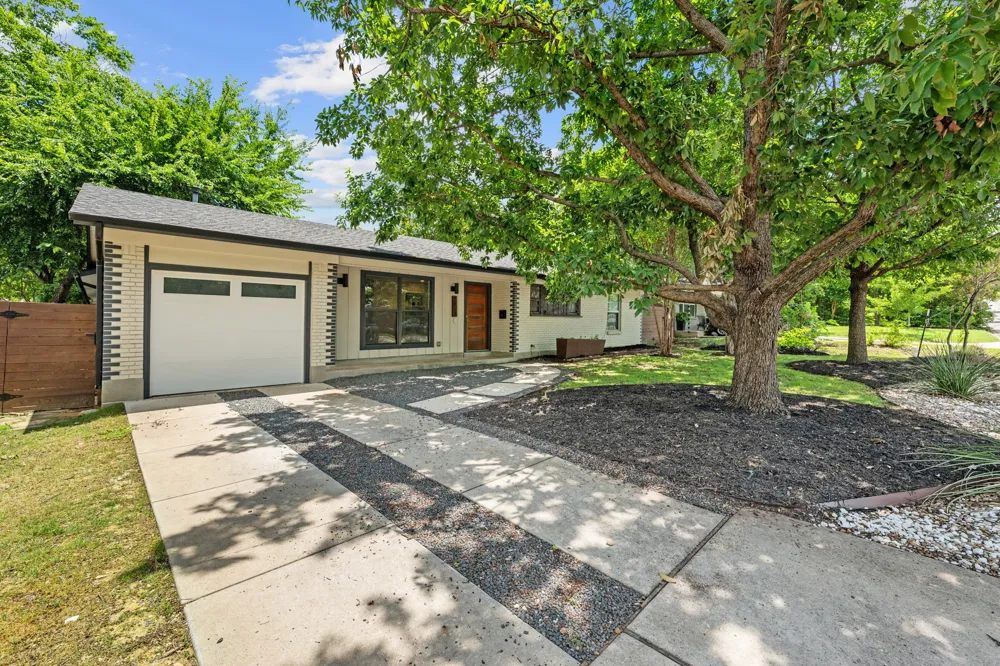 2611 East Side Drive Austin, TX 78704