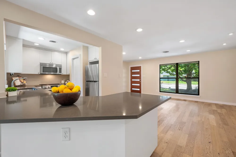 2611 East Side Drive Austin, TX 78704