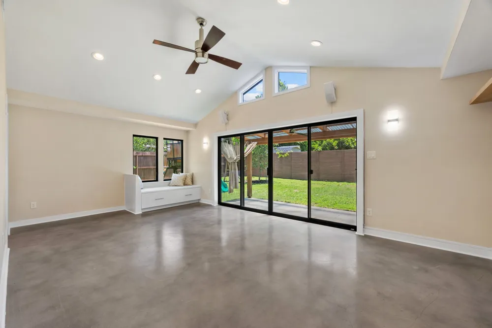 2611 East Side Drive Austin, TX 78704