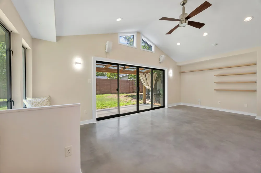 2611 East Side Drive Austin, TX 78704