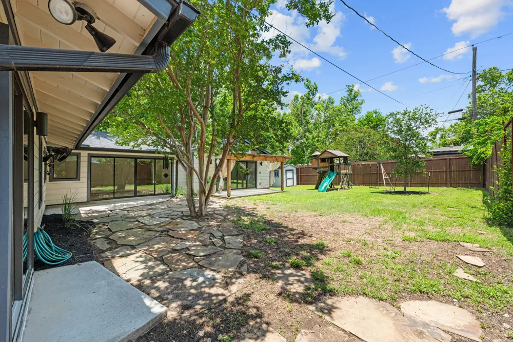 2611 East Side Drive Austin, TX 78704