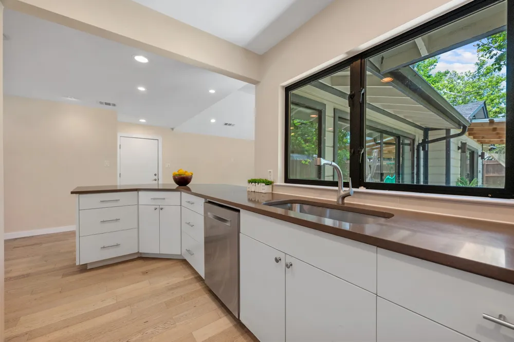 2611 East Side Drive Austin, TX 78704