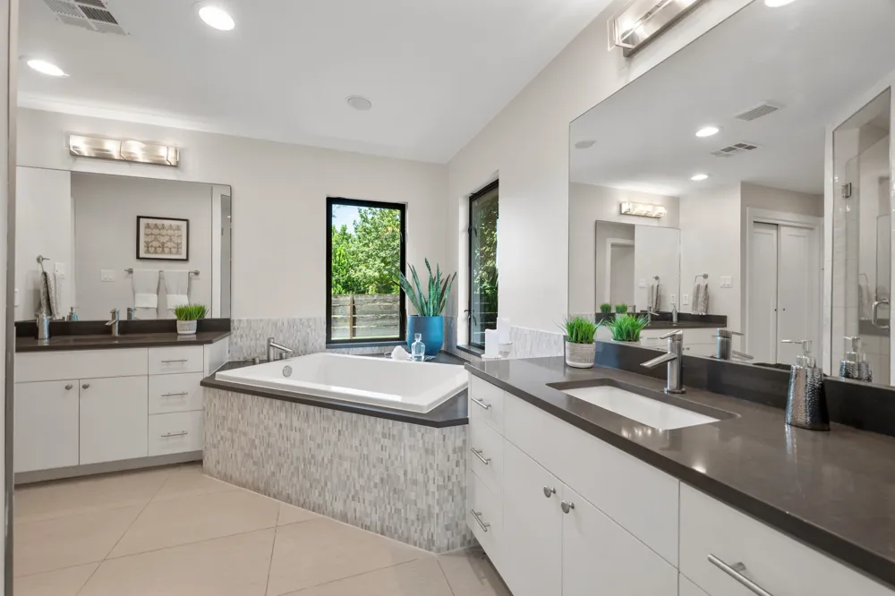 2611 East Side Drive Austin, TX 78704