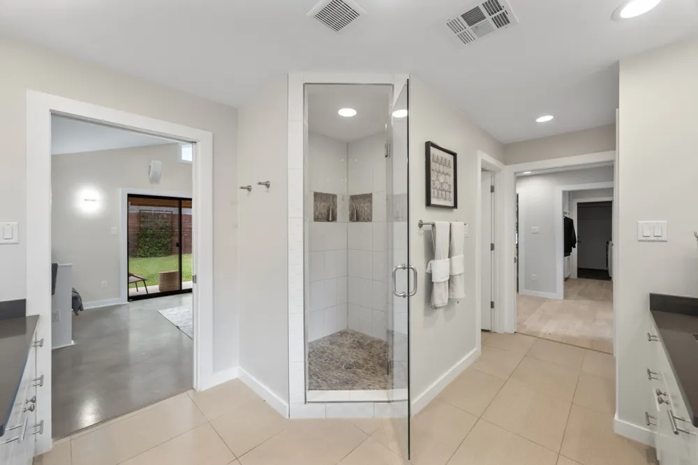 2611 East Side Drive Austin, TX 78704