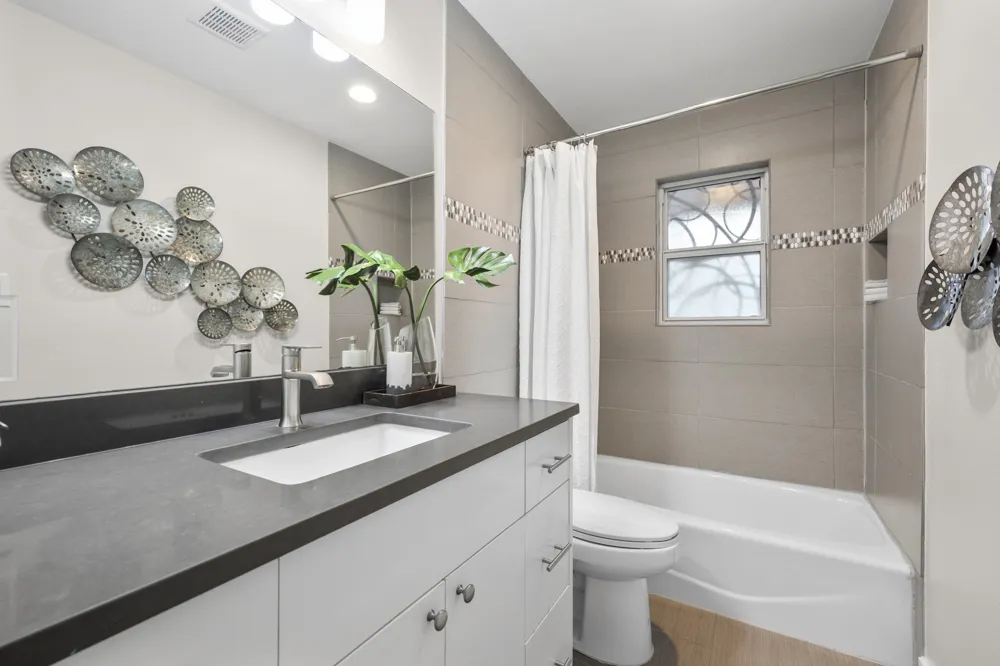 2611 East Side Drive Austin, TX 78704