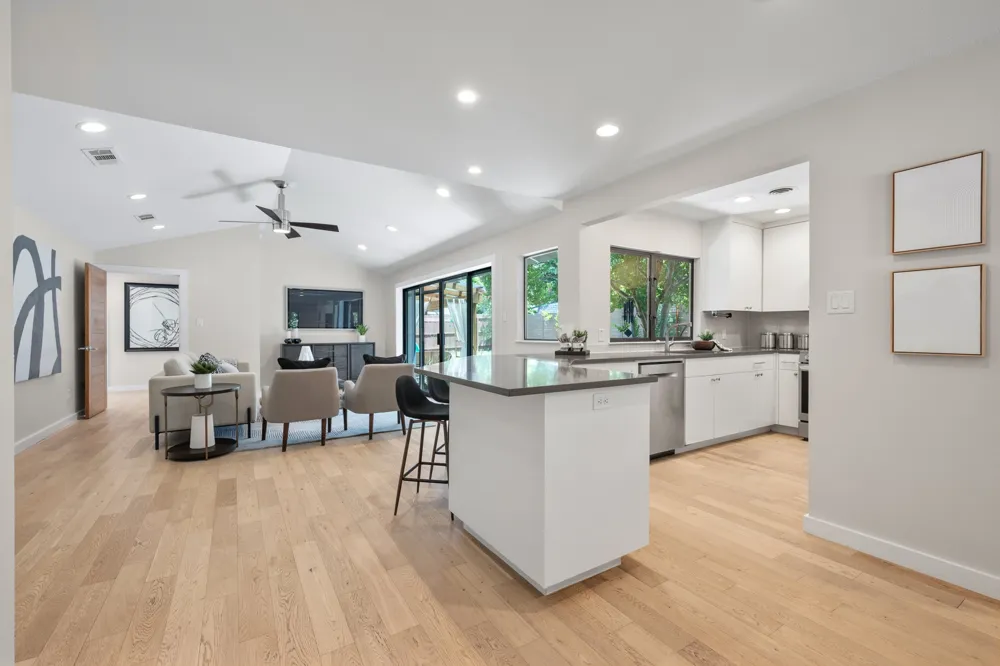 2611 East Side Drive Austin, TX 78704
