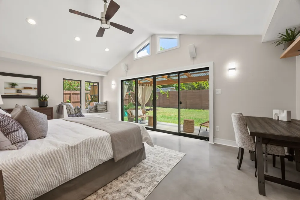 2611 East Side Drive Austin, TX 78704