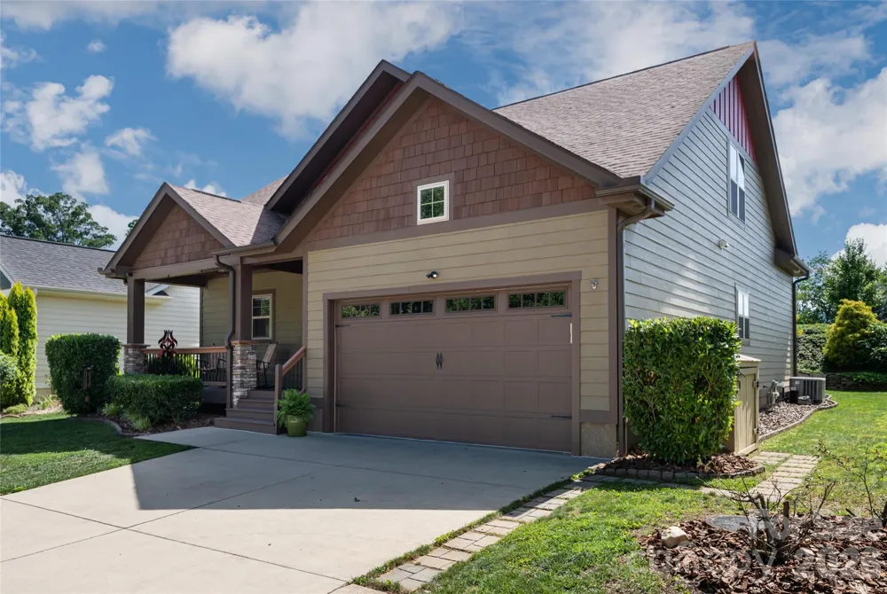 17 Asher Lane Arden, NC 28704
