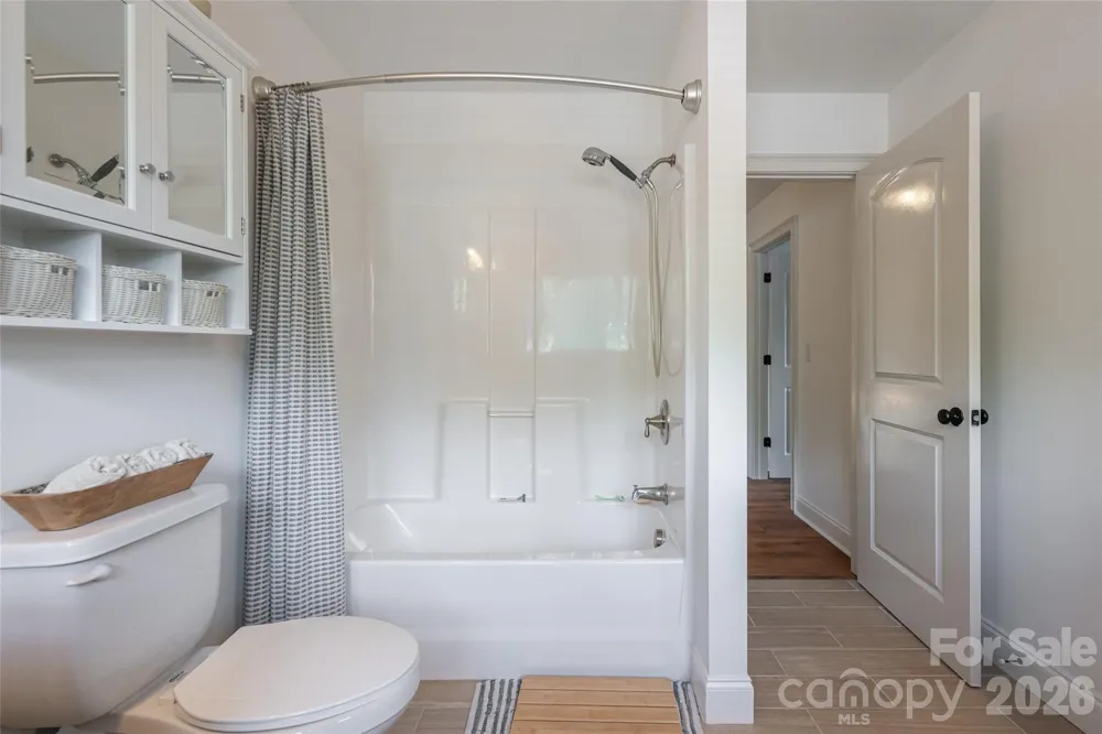 17 Asher Lane Arden, NC 28704