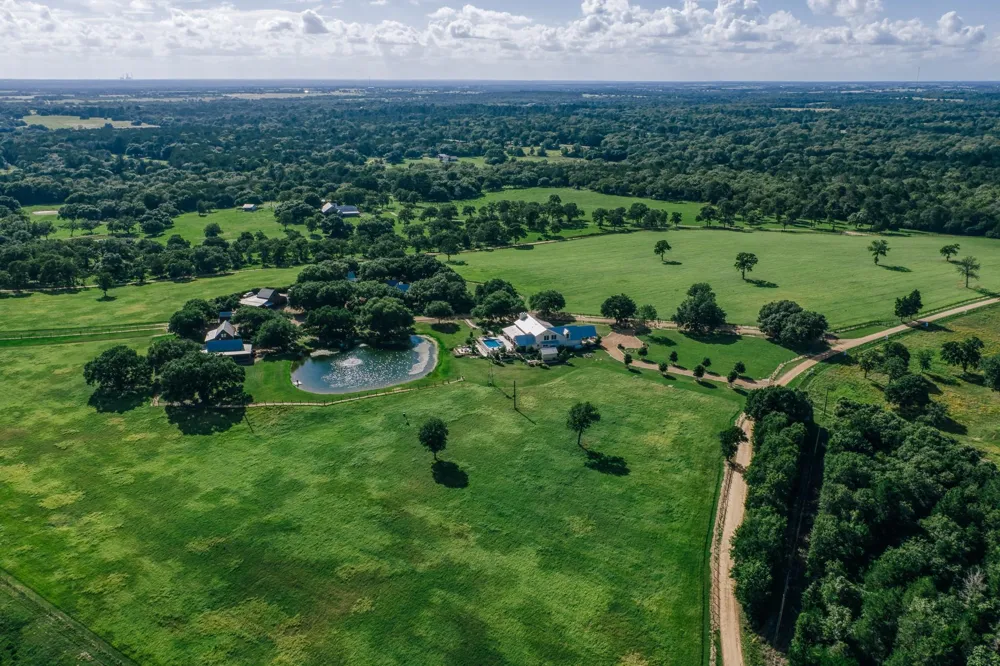 1034 Hilbun Road New Ulm, TX 78950