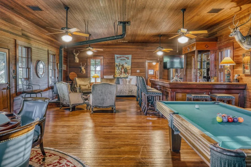 1034 Hilbun Road New Ulm, TX 78950