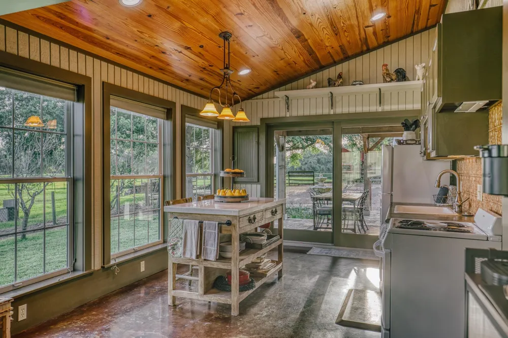 1034 Hilbun Road New Ulm, TX 78950