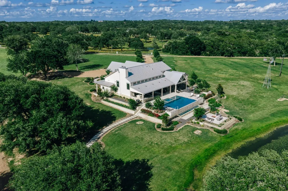 1034 Hilbun Road New Ulm, TX 78950