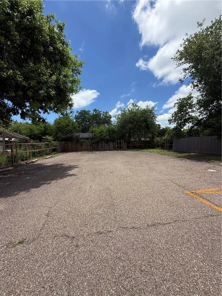816 S 19th Street Corpus Christi, TX 78405