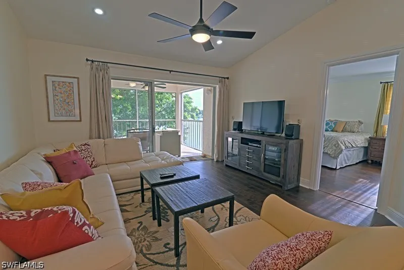 Emerald Circle #204 Naples, FL 34109
