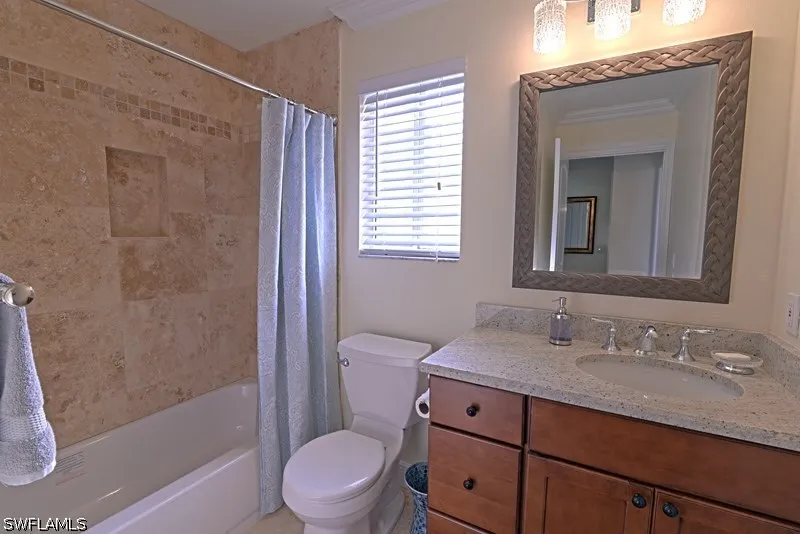 Emerald Circle #204 Naples, FL 34109