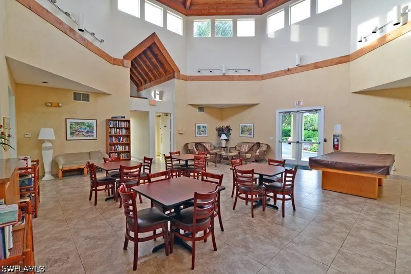 Emerald Circle #204 Naples, FL 34109