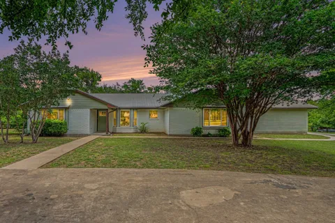 217 Kingswood Road
