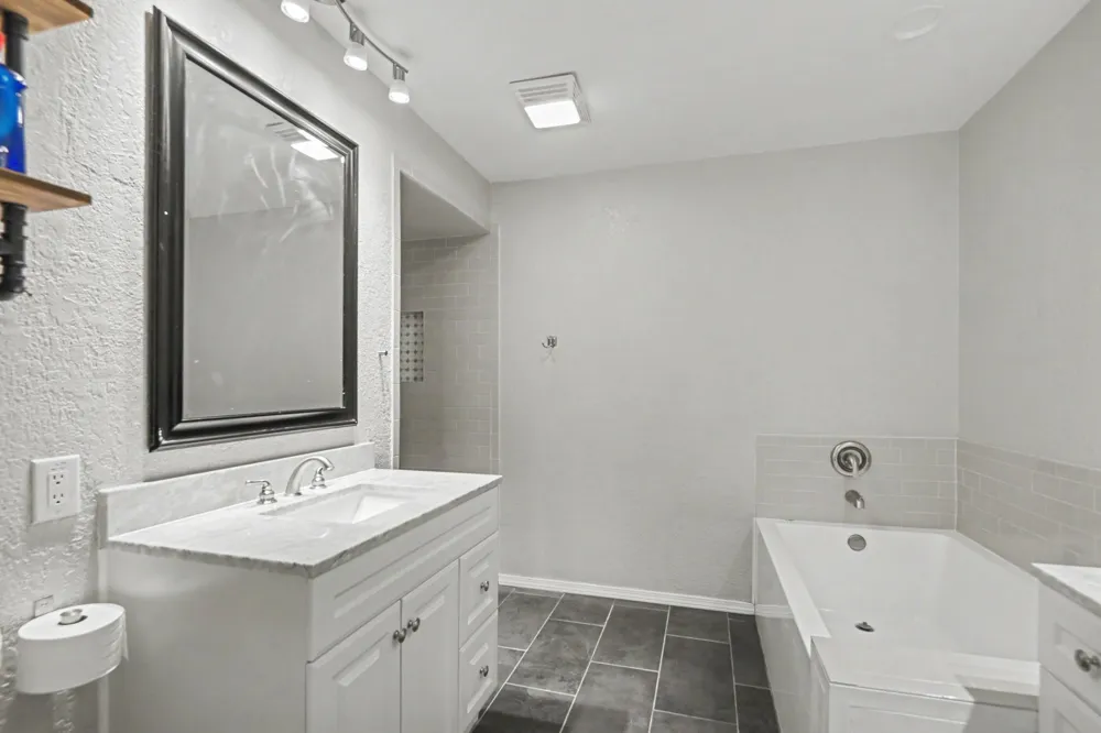 217 Kingswood Road Willow Park, TX 76087