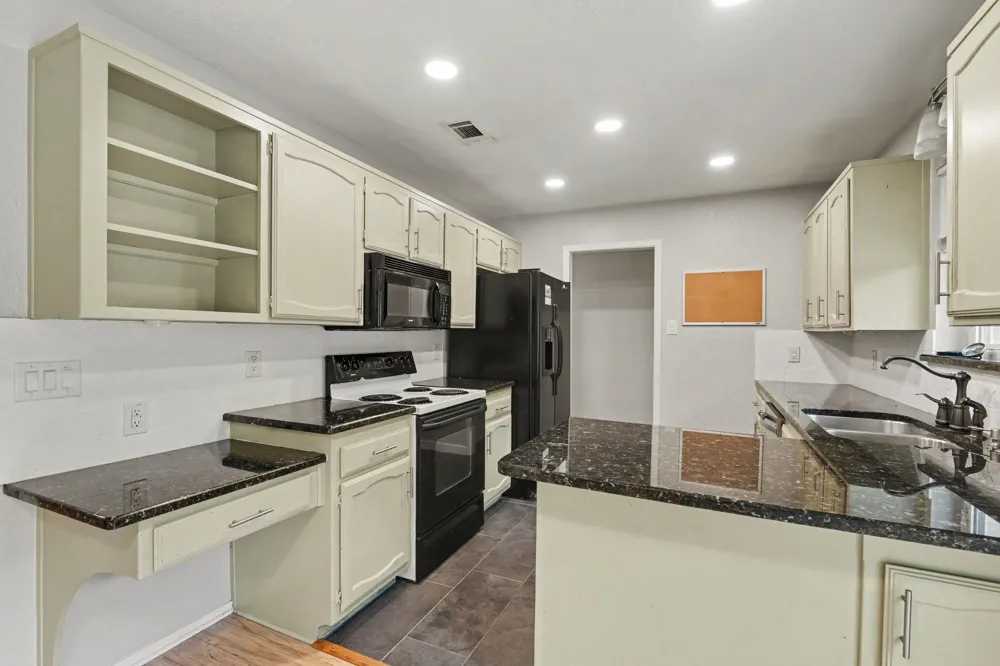 217 Kingswood Road Willow Park, TX 76087