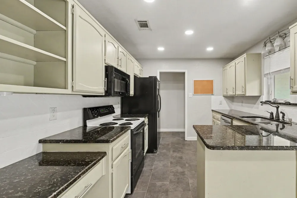 217 Kingswood Road Willow Park, TX 76087