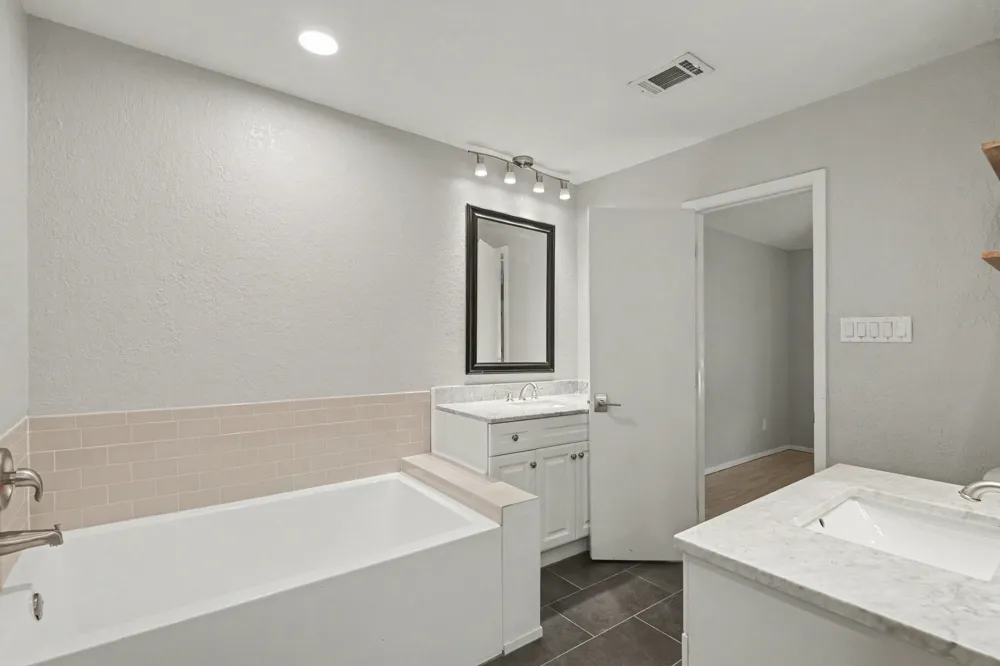 217 Kingswood Road Willow Park, TX 76087