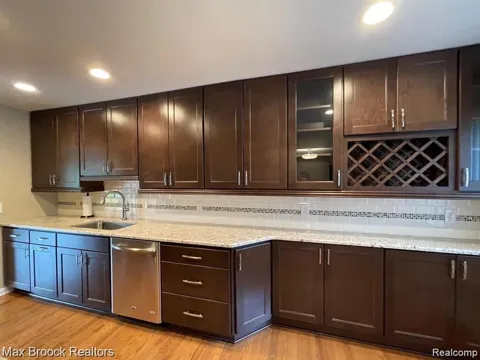 4585 Laurel Club Circle