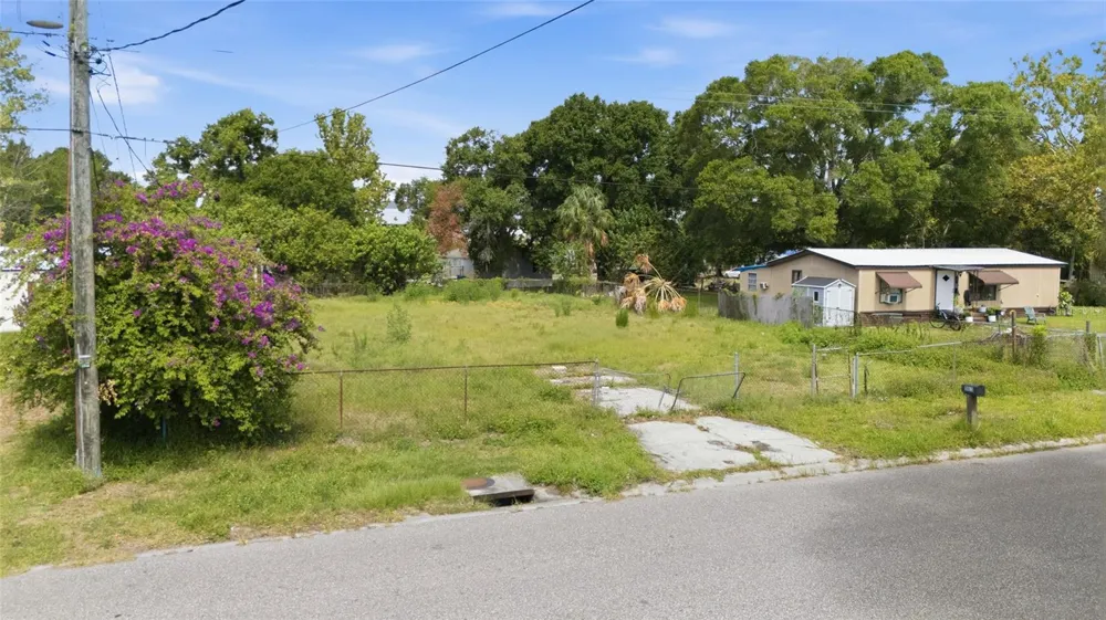 5013 DACCA DRIVE Tampa, FL 33619