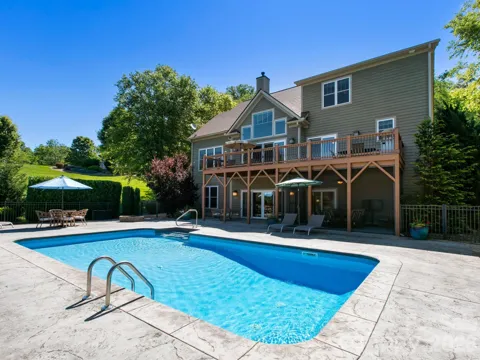 32 Lake Vista Drive