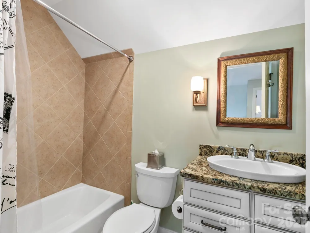 32 Lake Vista Drive Fletcher, NC 28732