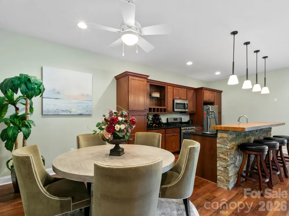 32 Lake Vista Drive Fletcher, NC 28732