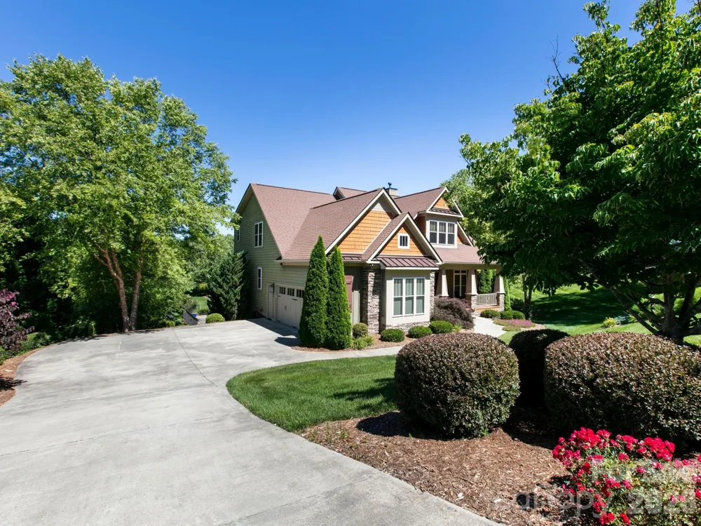32 Lake Vista Drive Fletcher, NC 28732