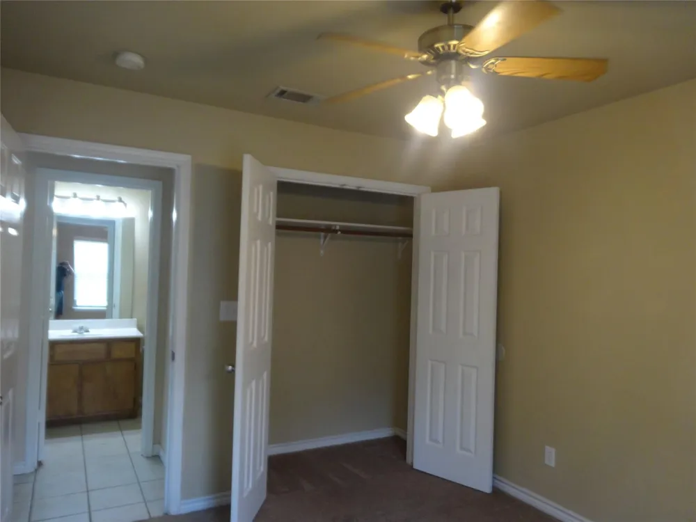 107 Yegua Circle Huntsville, TX 77340
