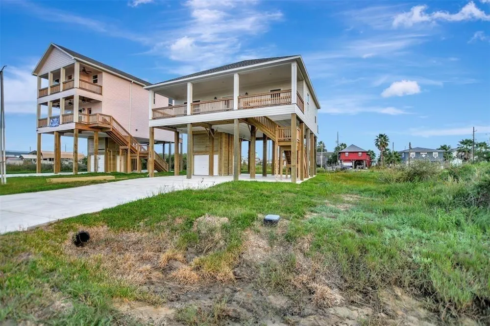 120 Jewel Drive Crystal Beach, TX 77650