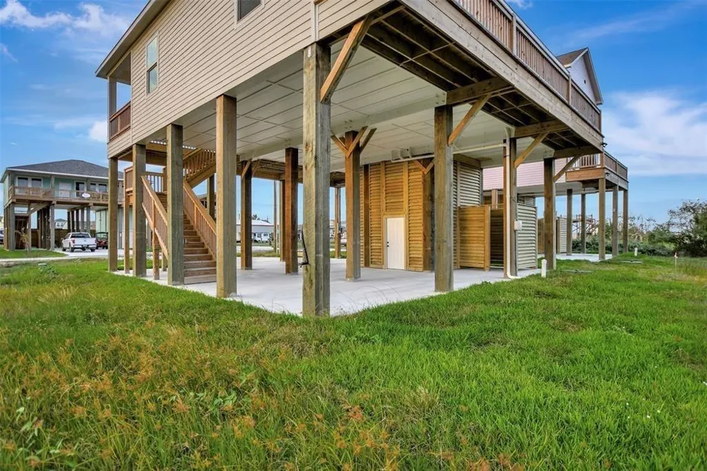120 Jewel Drive Crystal Beach, TX 77650
