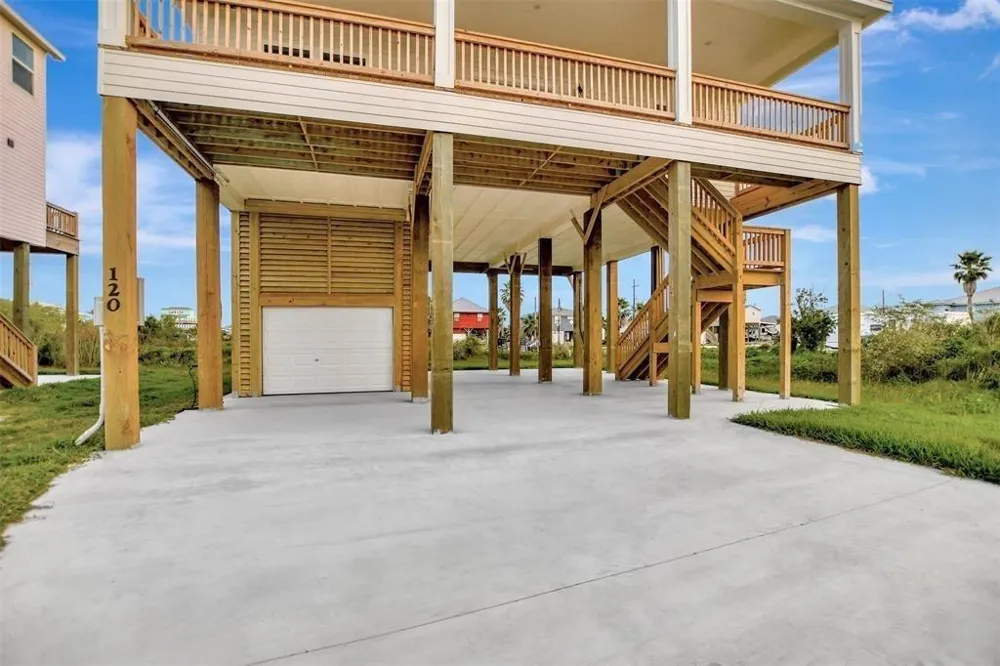 120 Jewel Drive Crystal Beach, TX 77650