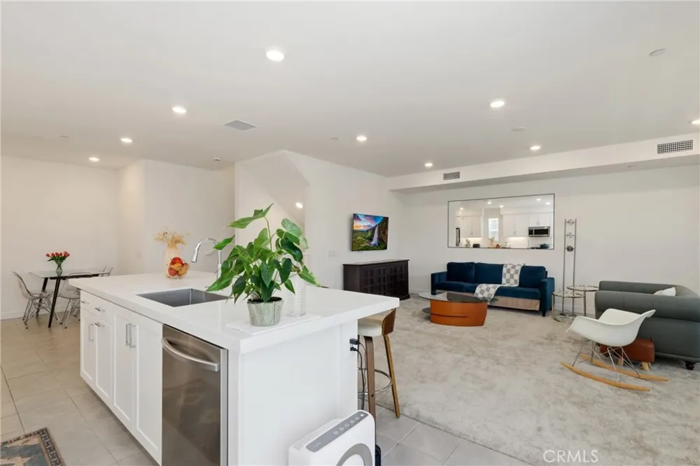 175 W La Palma Avenue #6 Anaheim, CA 92801