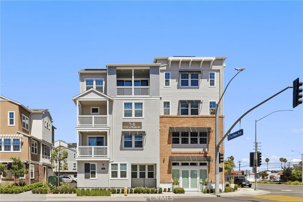 175 W La Palma Avenue #6 Anaheim, CA 92801