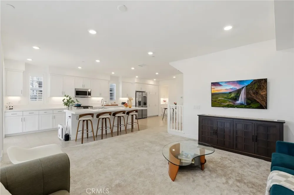 175 W La Palma Avenue #6 Anaheim, CA 92801