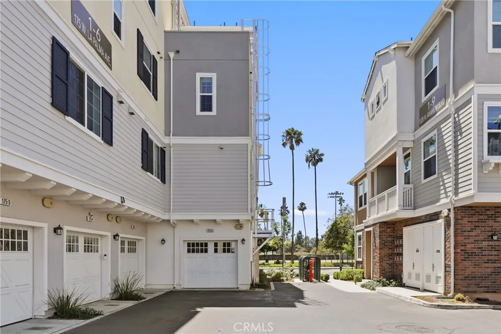 175 W La Palma Avenue #6 Anaheim, CA 92801