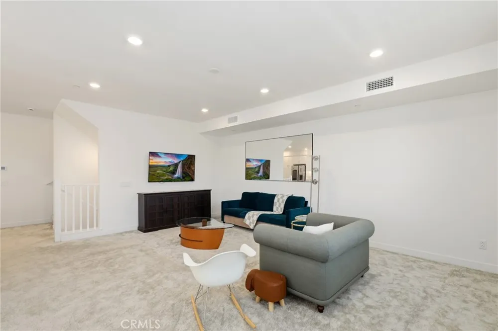 175 W La Palma Avenue #6 Anaheim, CA 92801