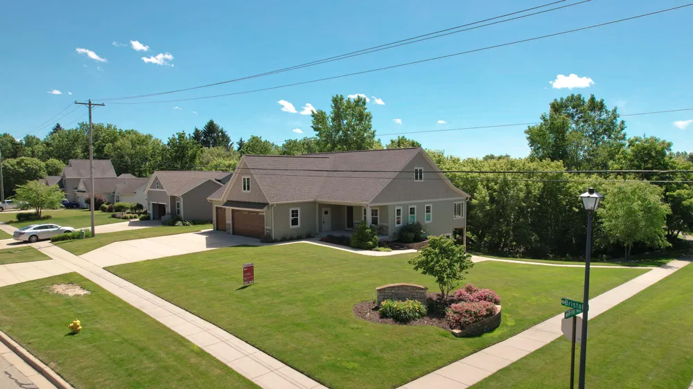 2961 Bristol Avenue NW Walker City, MI 49544