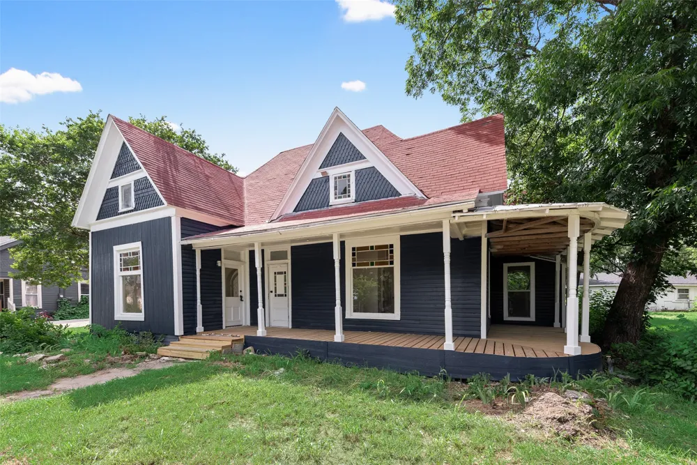 309 Poplar Street Italy, TX 76651