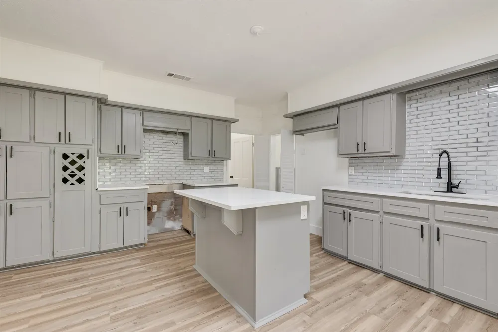 309 Poplar Street Italy, TX 76651