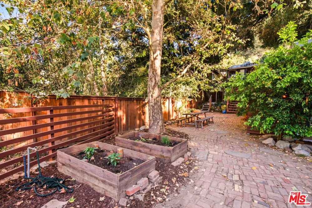 21849 Canon Drive Topanga, CA 90290