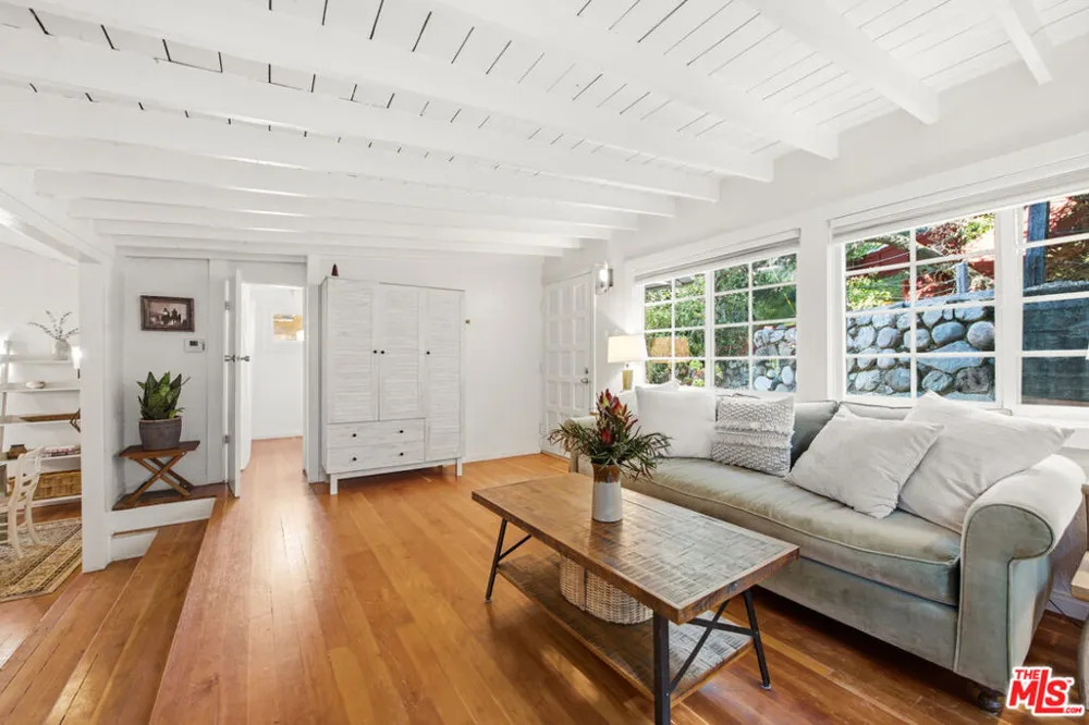 21849 Canon Drive Topanga, CA 90290