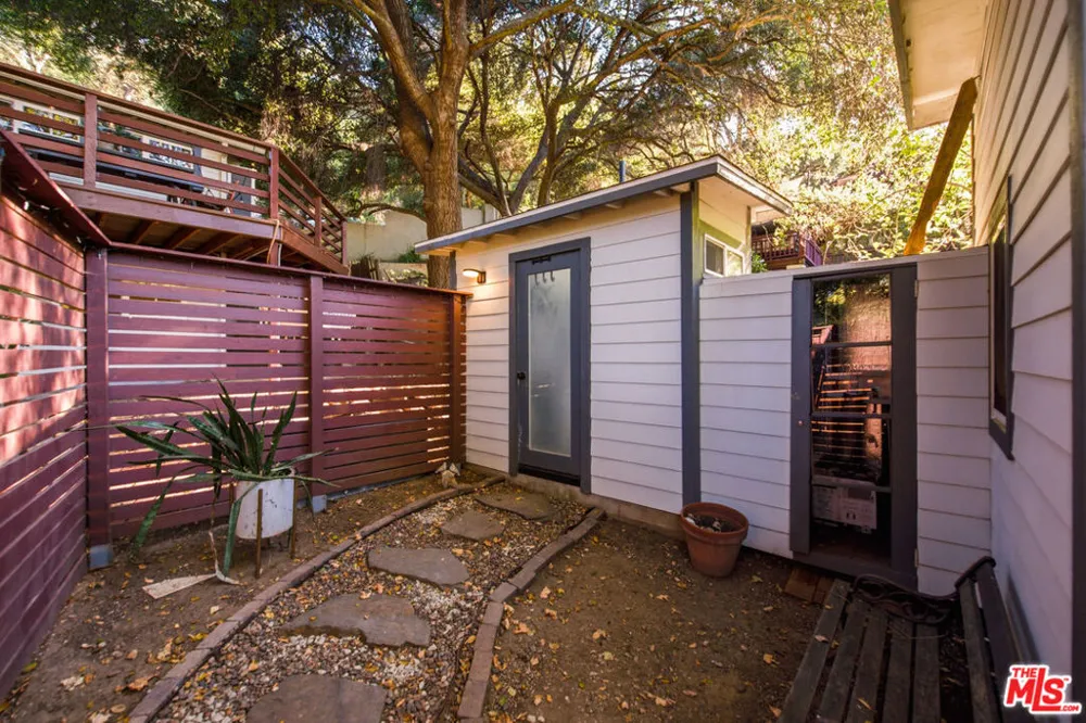 21849 Canon Drive Topanga, CA 90290