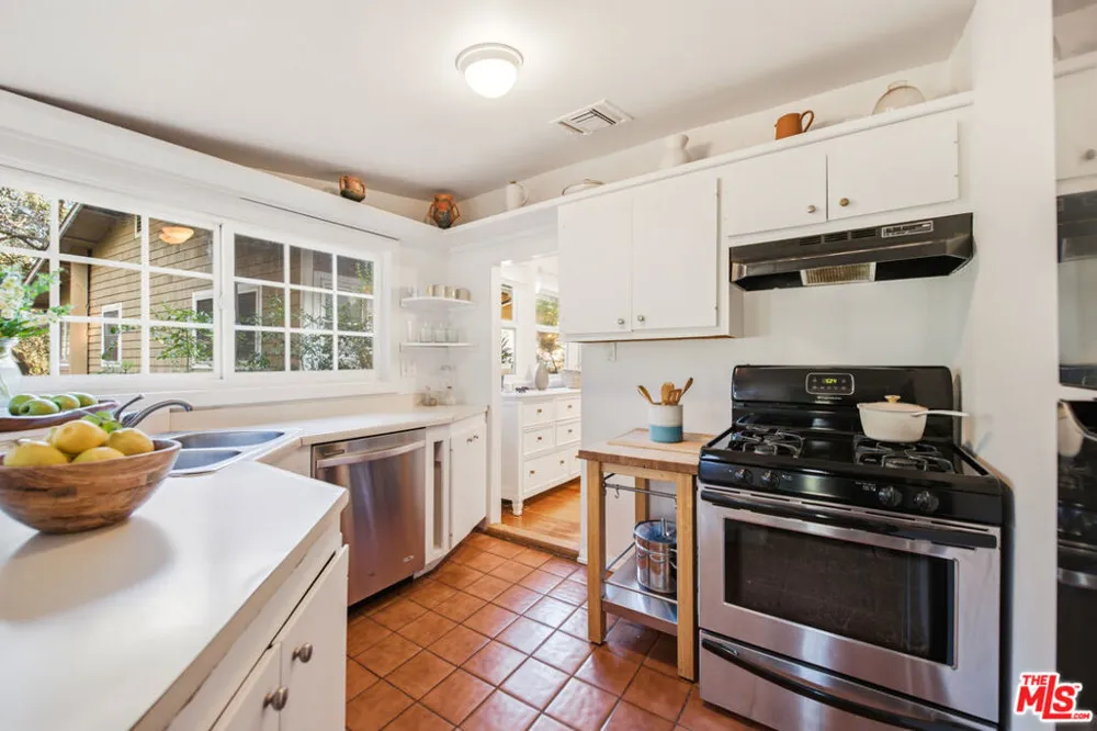 21849 Canon Drive Topanga, CA 90290